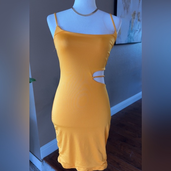 Cut out mini fitted dress night out club wear - Picture 3 of 9